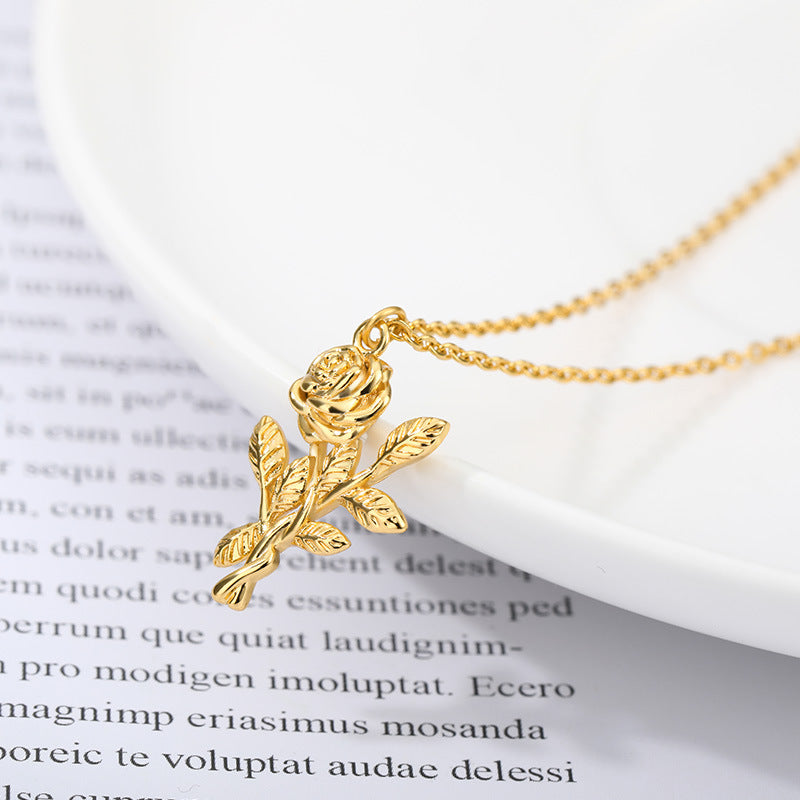 Three-dimensional Rose Necklace